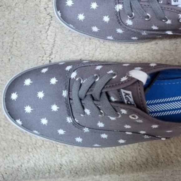 NWOT! Grey and white print Keds! - Picture 5 of 5